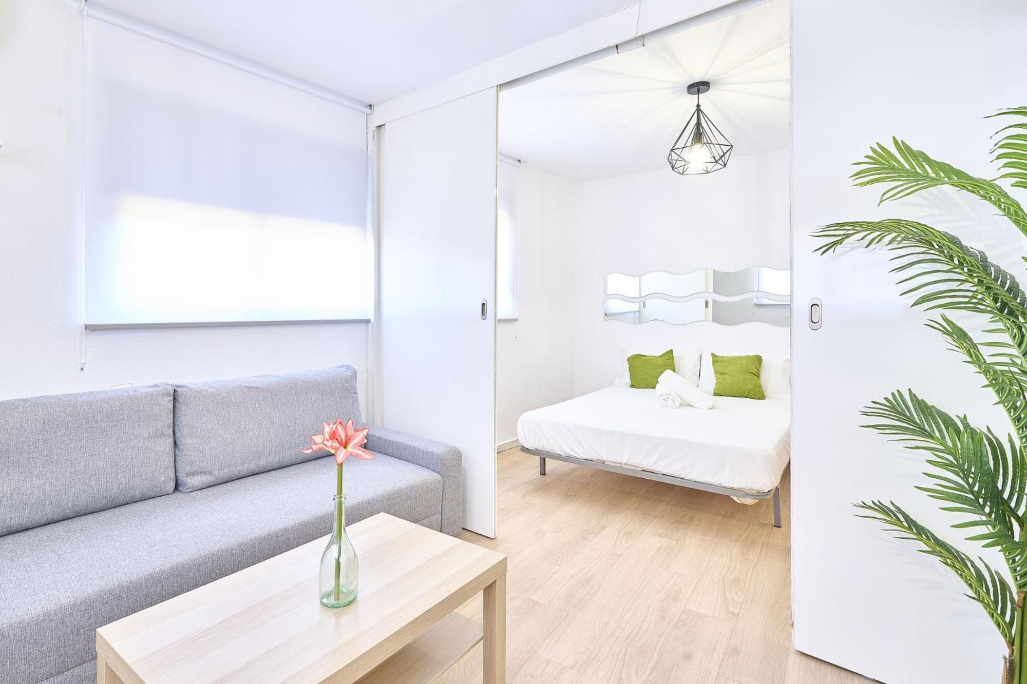 Traviesa 22 By Keyhom Apartment *